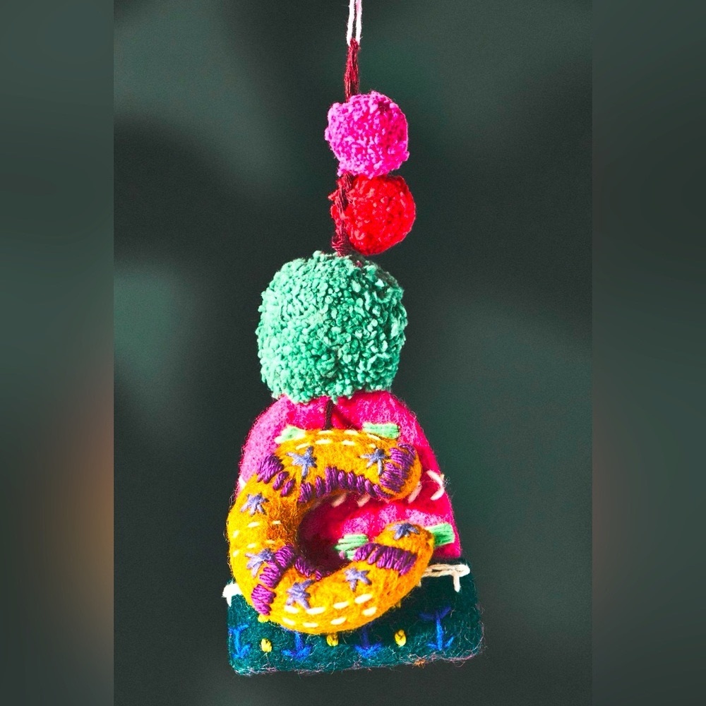 Anthropologie ‘C’ Après Ski Monogram Ornament ⛷️